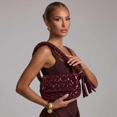 🔥 Bottega Veneta Handmade Woven Shoulder Bag – Burgundy Artisan Edition 🔥