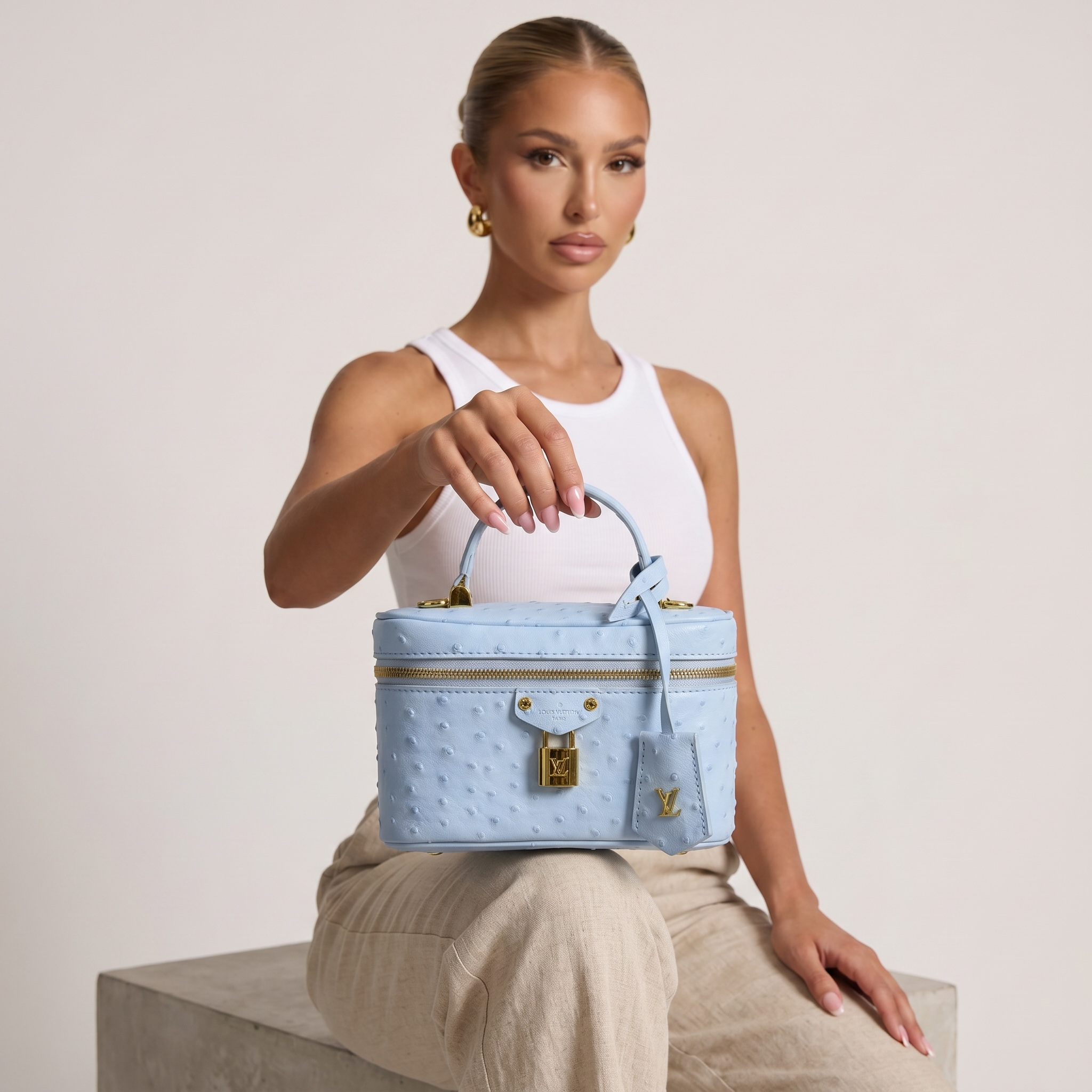 🩵 Louis Vuitton Nice Vanity Case – Sky Blue Ostrich Leather ✨