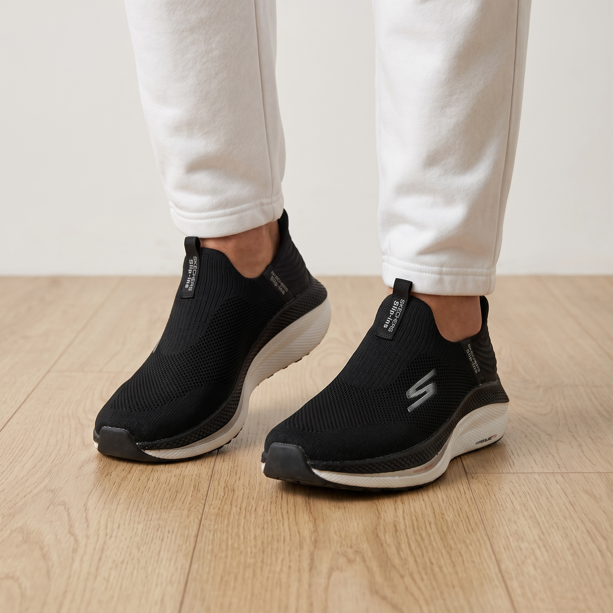 🖤 Skechers Slip-Ins Hyper Burst Running Shoes – Black