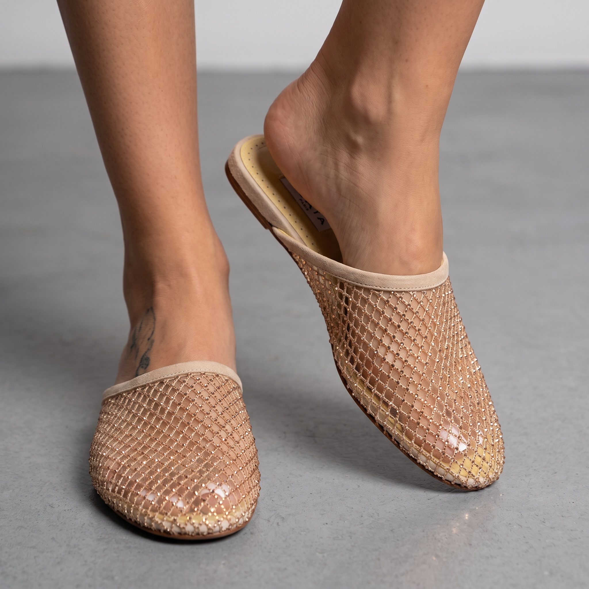 ✨ Alaïa Mesh Mule Flats – Beige Gold