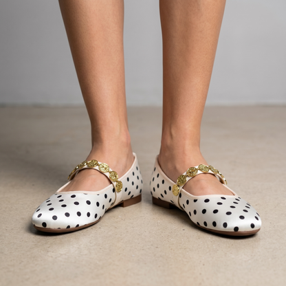 Vintage Polka Dot Mary Jane Flats ✨🤍
