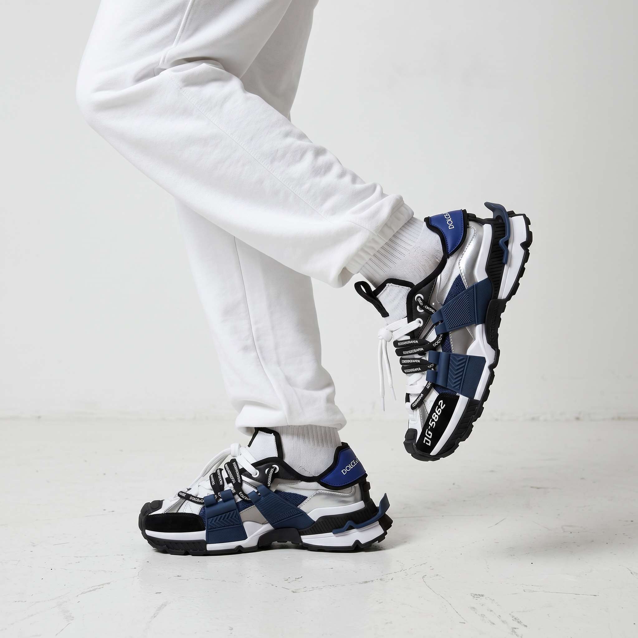 🔥 Dolce & Gabbana DG-S862 Tech Runner Sneakers 👟⚡
