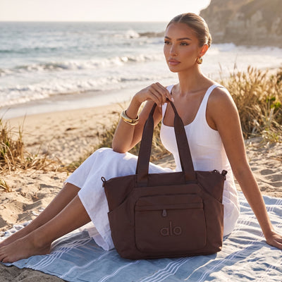 🤎 Alo Yoga Everyday Utility Tote Bag – Mocha Brown