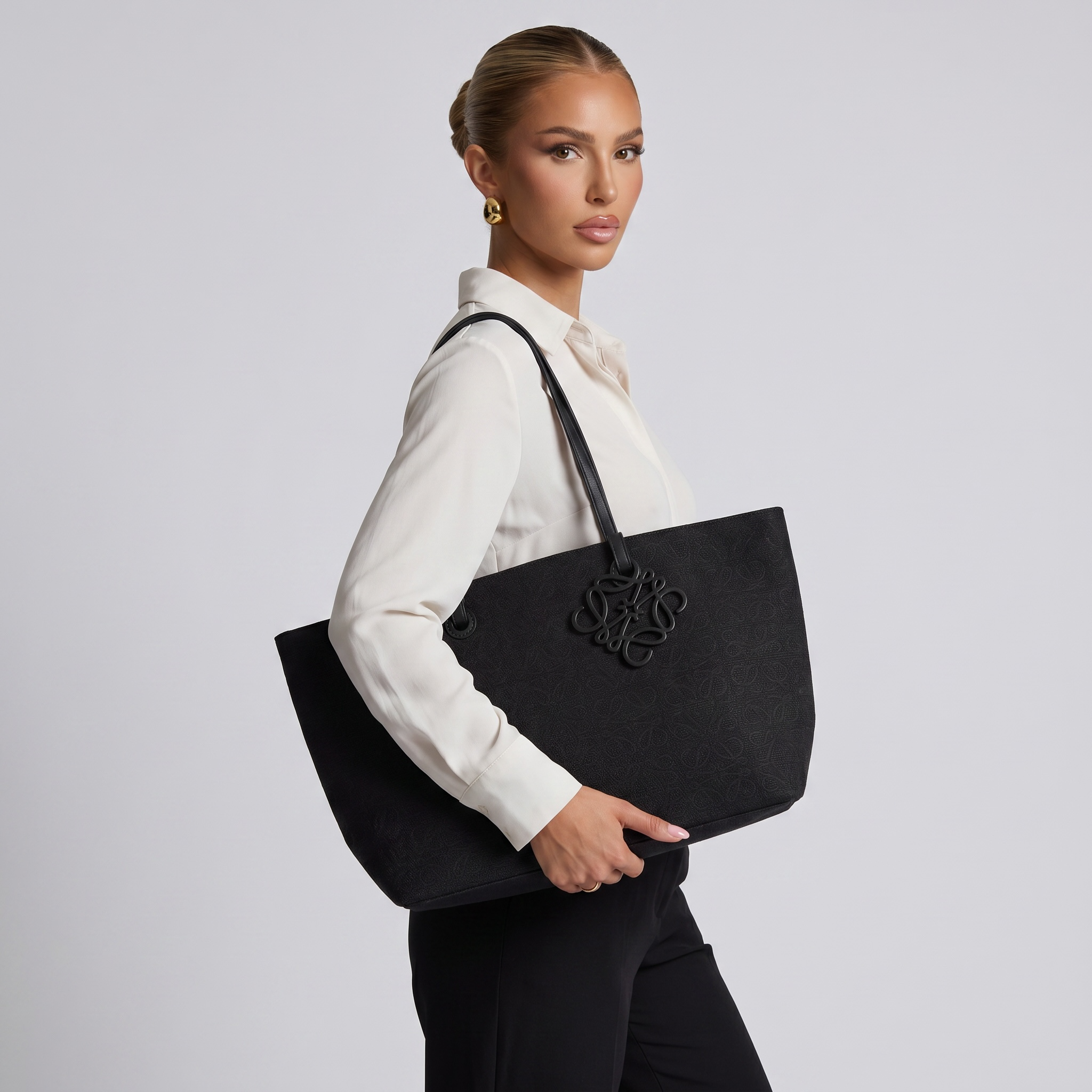🖤 Loewe Black Shopper Tote Bag – Timeless Everyday Luxury