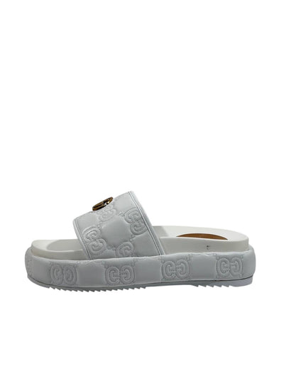 GUCCI GG Embossed Slide Sandals – White Edition 🤍✨