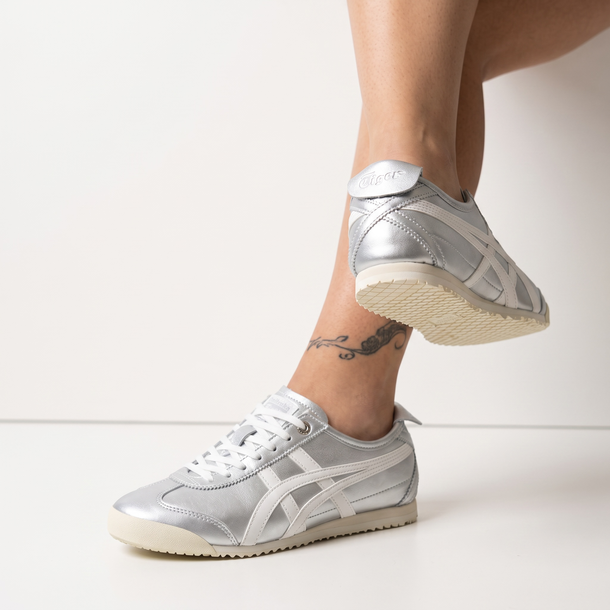 Onitsuka Tiger Mexico 66 – Silver/Cream ✨👟