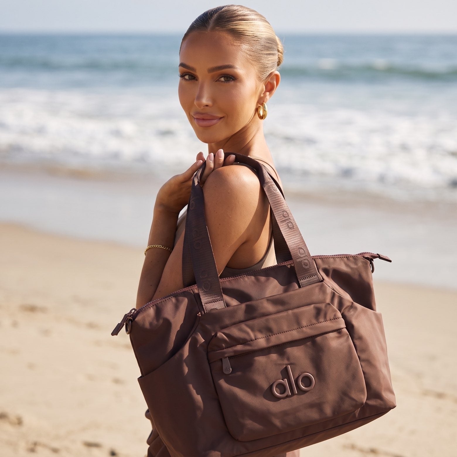 🤎 Alo Yoga Everyday Utility Tote Bag – Mocha Brown
