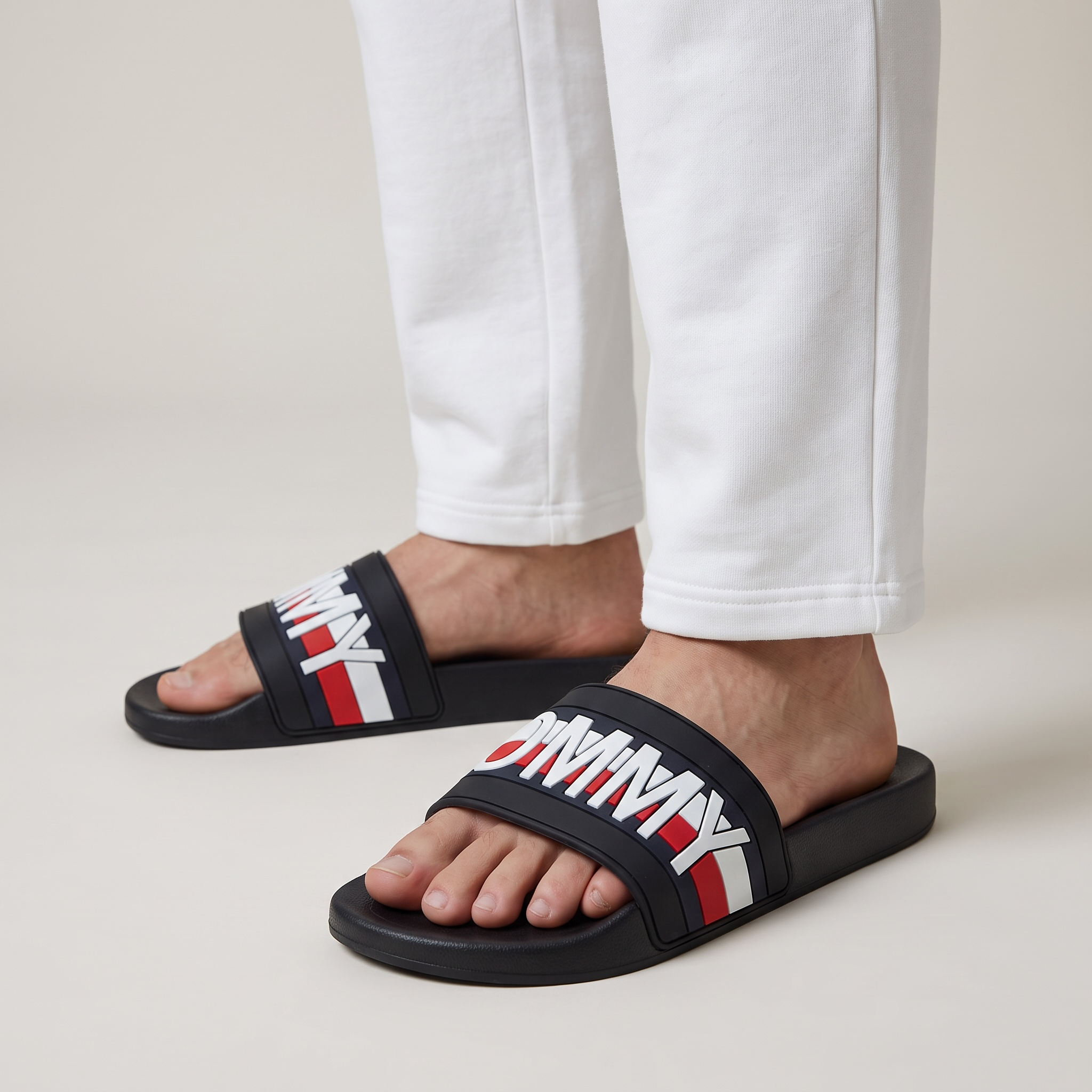 Tommy Hilfiger Logo Slides — Black