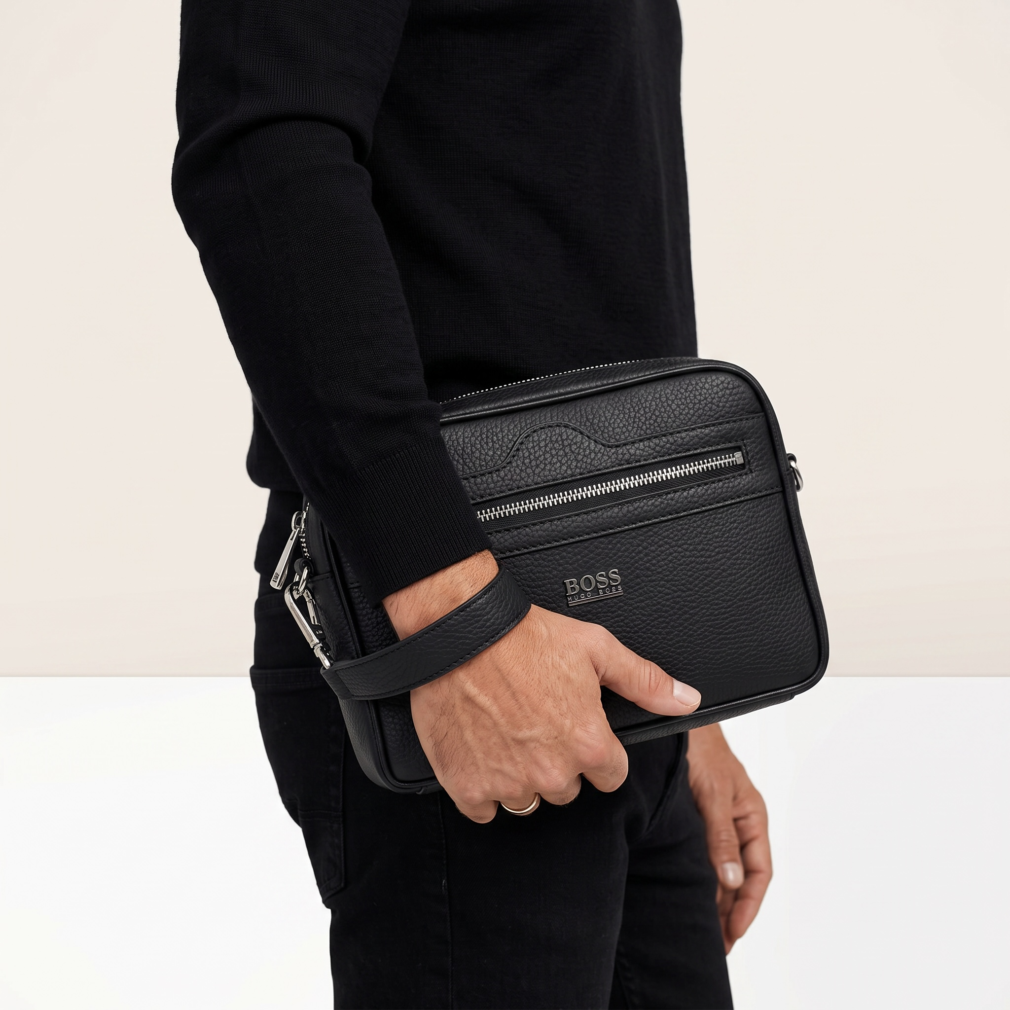 🖤 BOSS Black Premium Crossbody Pouch – Sleek Modern Essential