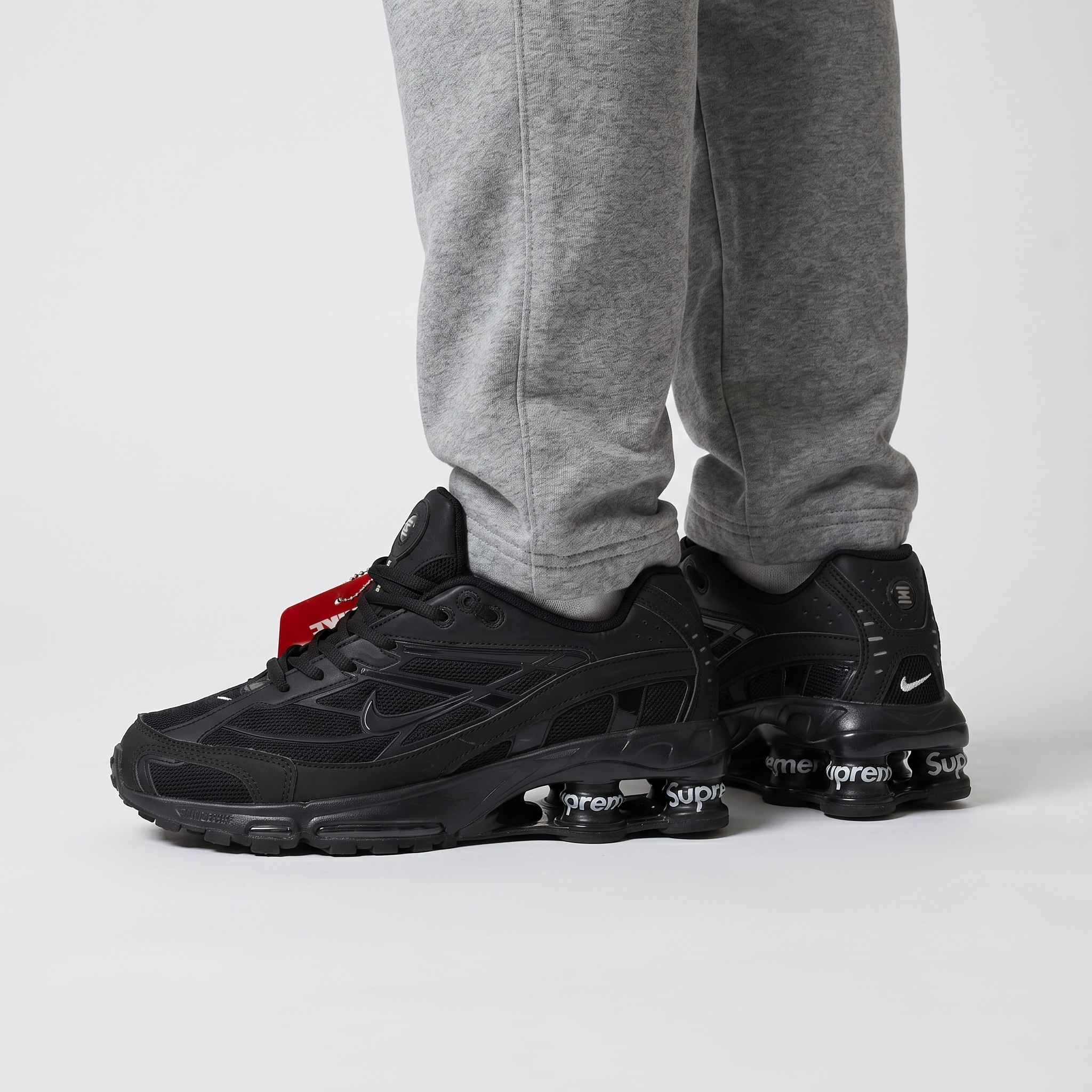 🔥👟 Nike Shox Ride 2 x Supreme Triple Black Limited Edition Sneakers – Premium Streetwear Cushion Running Shoes 🖤⚡
