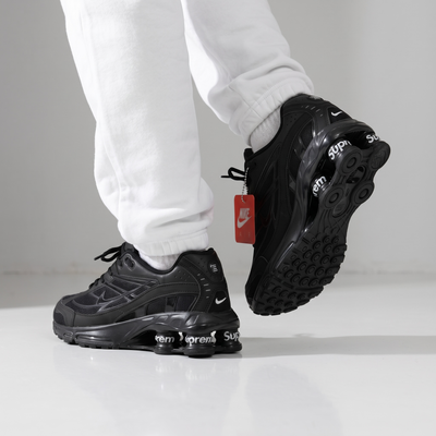 🔥👟 Nike Shox Ride 2 x Supreme Triple Black Limited Edition Sneakers – Premium Streetwear Cushion Running Shoes 🖤⚡