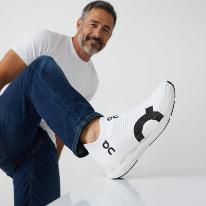 On Cloud UltraFlex Knit Sneakers ⚪⚫