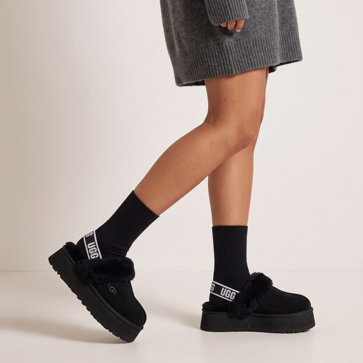 UGG Platform Cozy Slippers – Black Ultimate Comfort Edition 🖤✨