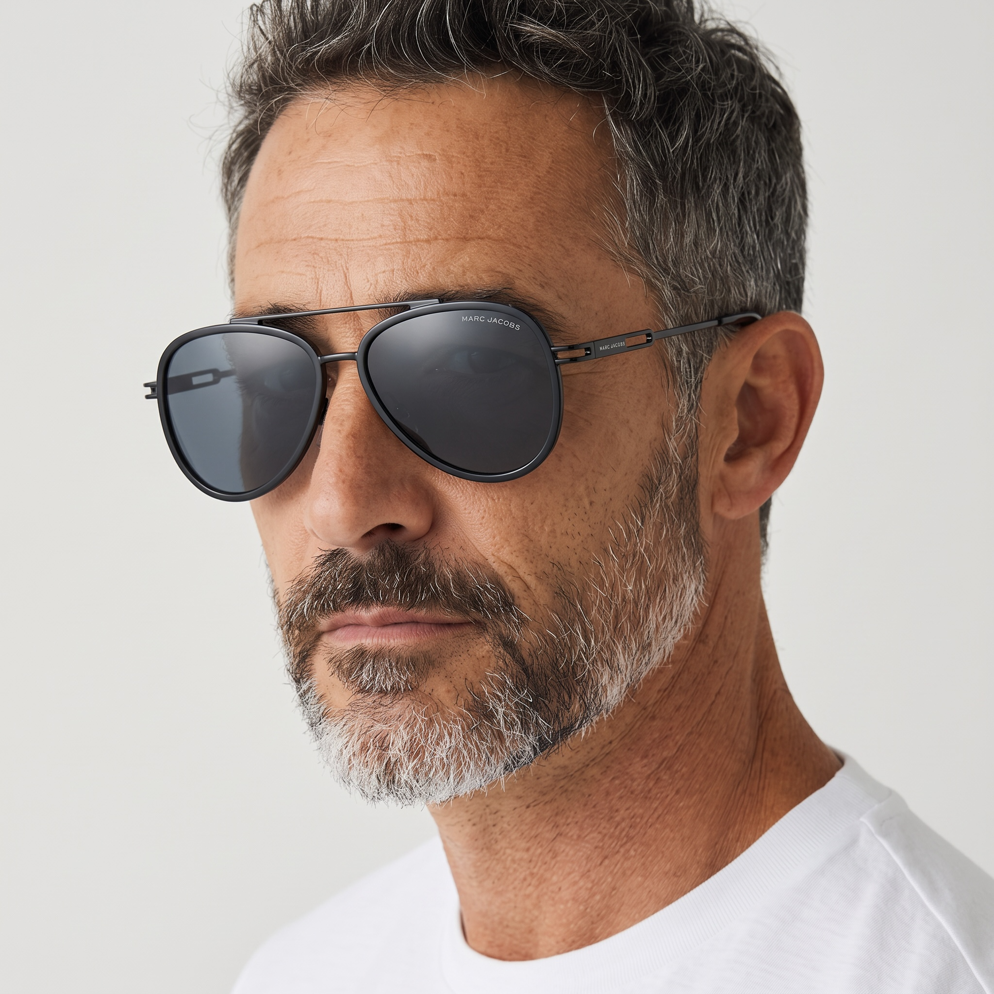 🕶️ Marc Jacobs Aviator Sunglasses – Modern Elegance & Timeless Style ✨🖤