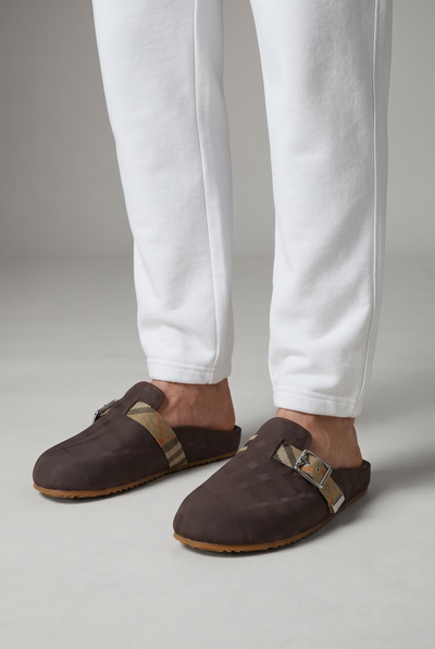Burberry Brown Check Slip-On Clogs with Buckle – Classic Luxury Slides 🤎✨