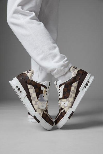 👟✨ Louis Vuitton Damier Low-Top Sneakers – Brown & Cream Luxury Street Style 🤎🤍