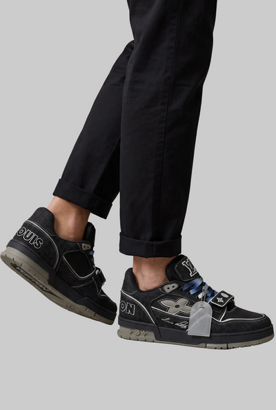 🖤🔥 Louis Vuitton Luxury Low-Top Sneakers – Black Monogram Street Edition 👟✨