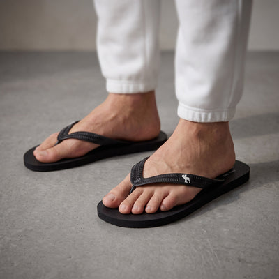 Abercrombie Flip Flops – Black Rubber Thong 🩴 - MASTERPIECE