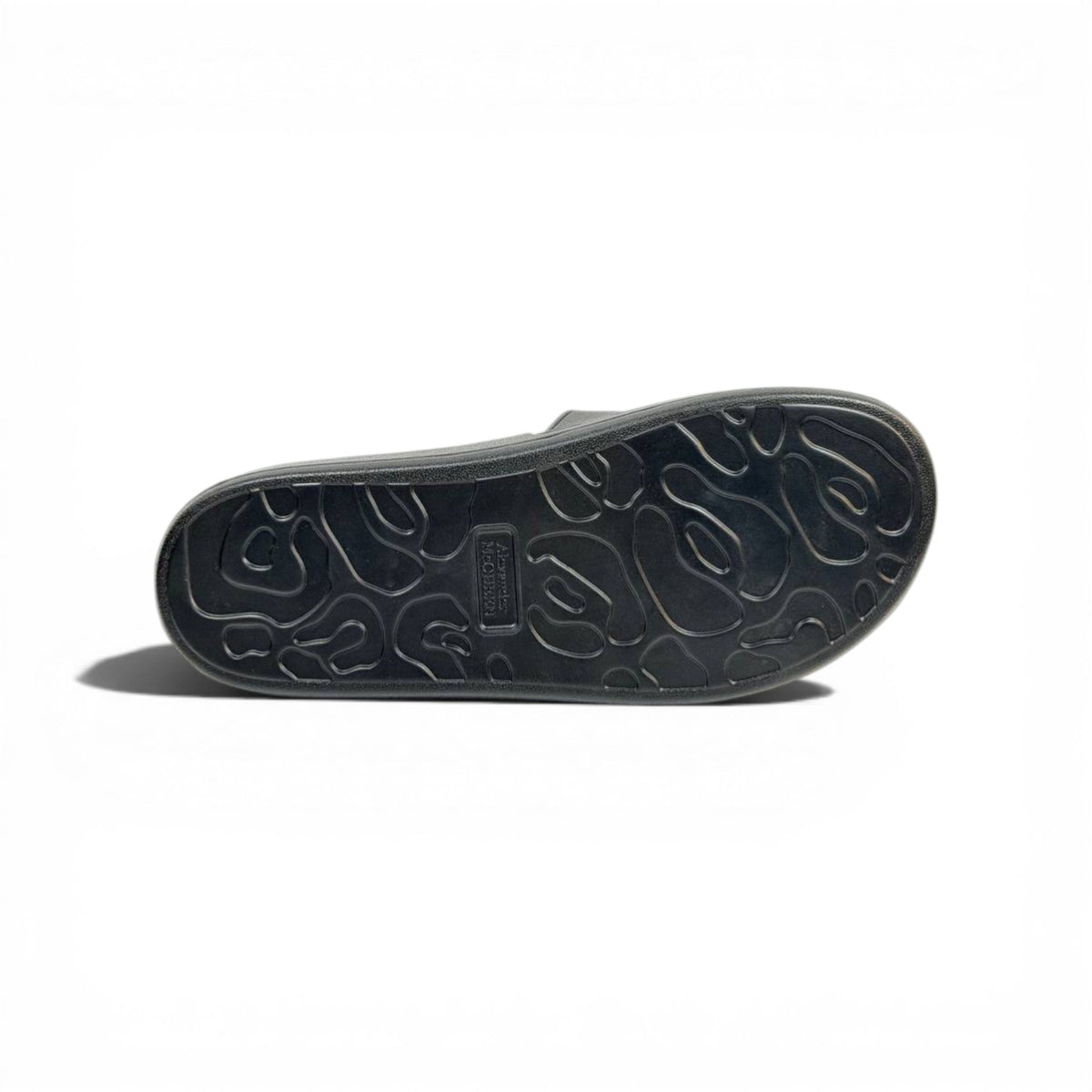 ALEXANDER MCQUEEN Luxury Black Slide Sandals – Bold Logo Statement & Premium Comfort 👟✨ - MASTERPIECE