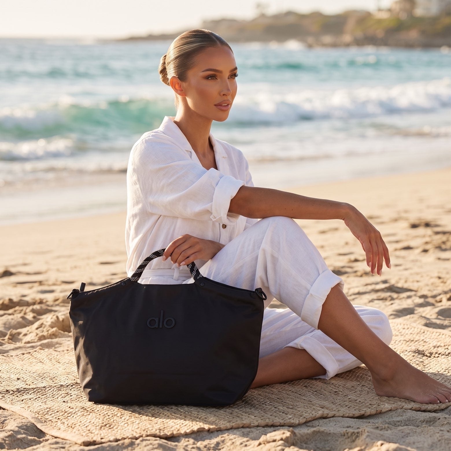 🖤 Alo Yoga Luxe Carryall Tote Bag – Classic Black - MASTERPIECE