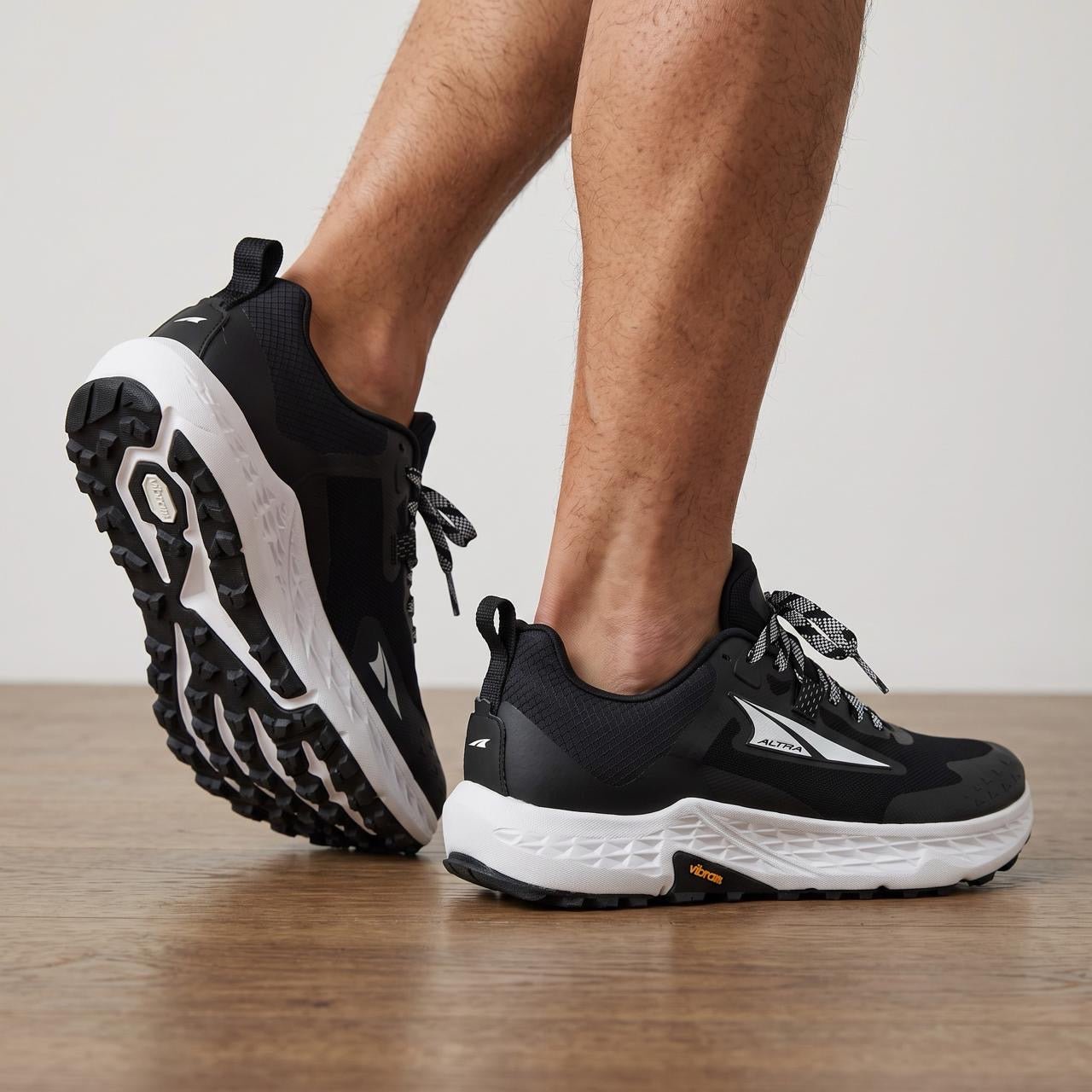 Altra Trail Running Shoe – Black/White 🏔️👟 - MASTERPIECE