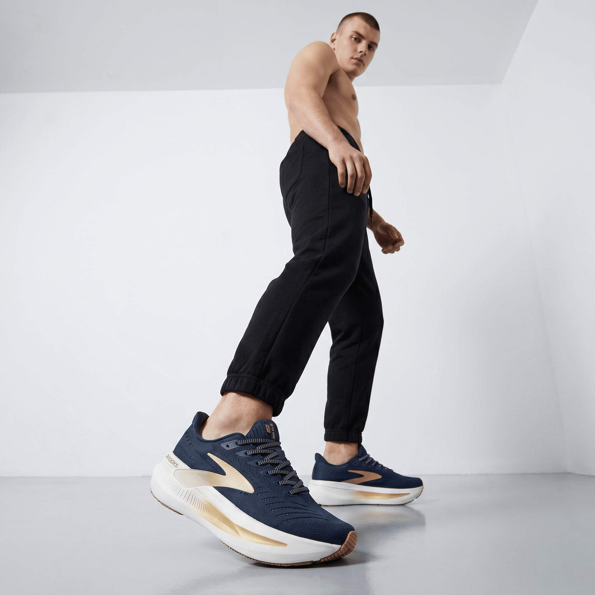 👟💙 Brooks Running Navy Gold Performance Sneakers – Lightweight Comfort Running Shoes ⚡ - MASTERPIECE