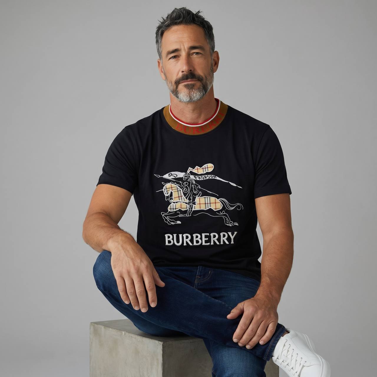 Burberry Equestrian Knight Graphic T-Shirt – Black Heritage Edition 🖤✨ - MASTERPIECE