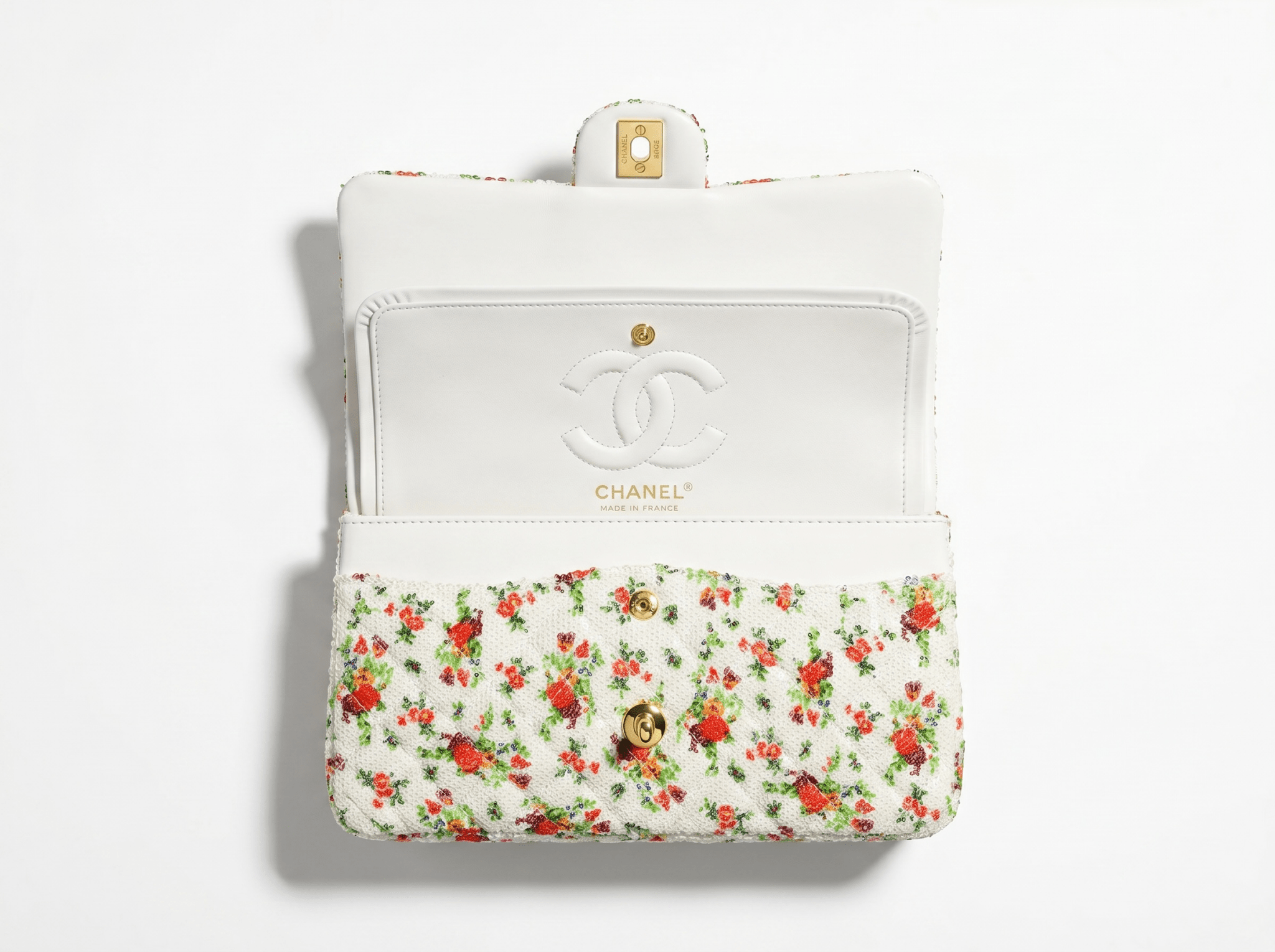 ✨ Chanel Garden Bloom Classic Flap Bag 🌺🤍 - MASTERPIECE