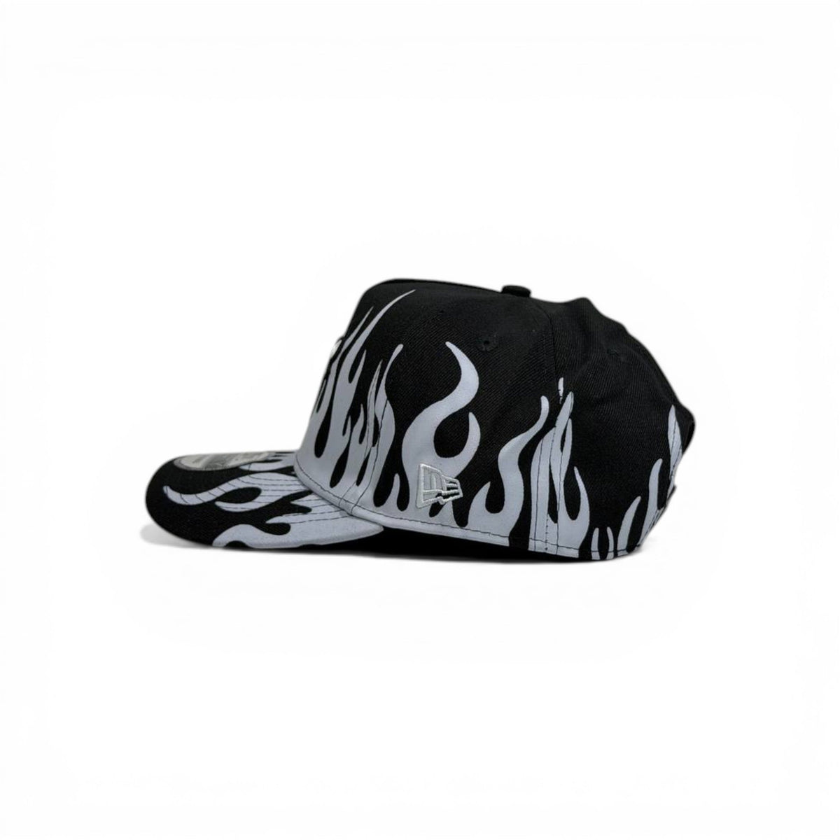 🧢 Chicago Bulls Flame Cap – Black & White Streetwear Edition - MASTERPIECE