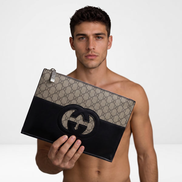 Gucci GG Supreme Pouch – Beige/Black 👜✨