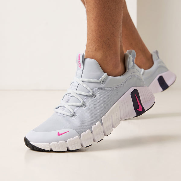 Nike Free Trainer – Light Grey Pink 👟✨