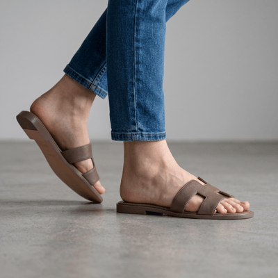 Hermès Taupe Flat Slides 🤎✨ - MASTERPIECE