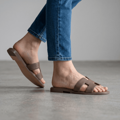 Hermès Taupe Flat Slides 🤎✨ - MASTERPIECE