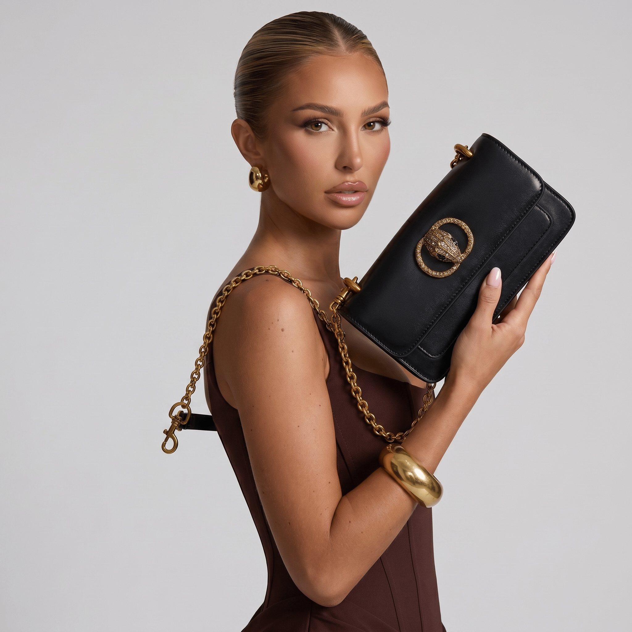 🖤 Kurt Geiger Kensington Leather Crossbody Bag – Black & Gold Luxe Edition ✨ - MASTERPIECE