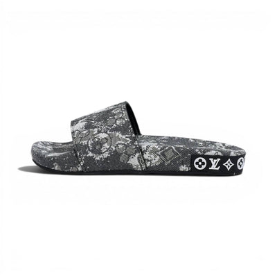 Louis Vuitton Grey Monogram Slide Sandals – Luxury Designer Casual Slippers ✨🩶 - MASTERPIECE