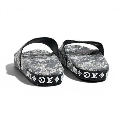 Louis Vuitton Grey Monogram Slide Sandals – Luxury Designer Casual Slippers ✨🩶 - MASTERPIECE