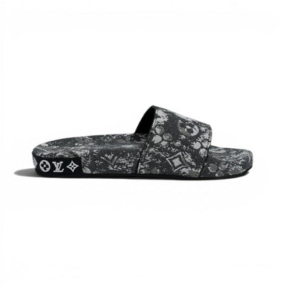 Louis Vuitton Grey Monogram Slide Sandals – Luxury Designer Casual Slippers ✨🩶 - MASTERPIECE