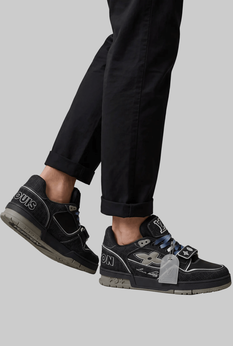 Louis Vuitton Low-Top Monogram Sneakers — Black