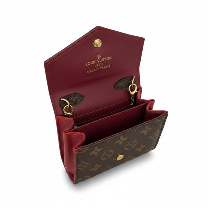 Louis Vuitton Monogram Mini Chain Wallet – Luxury Crossbody Bag Brown & Red ✨👜 - MASTERPIECE