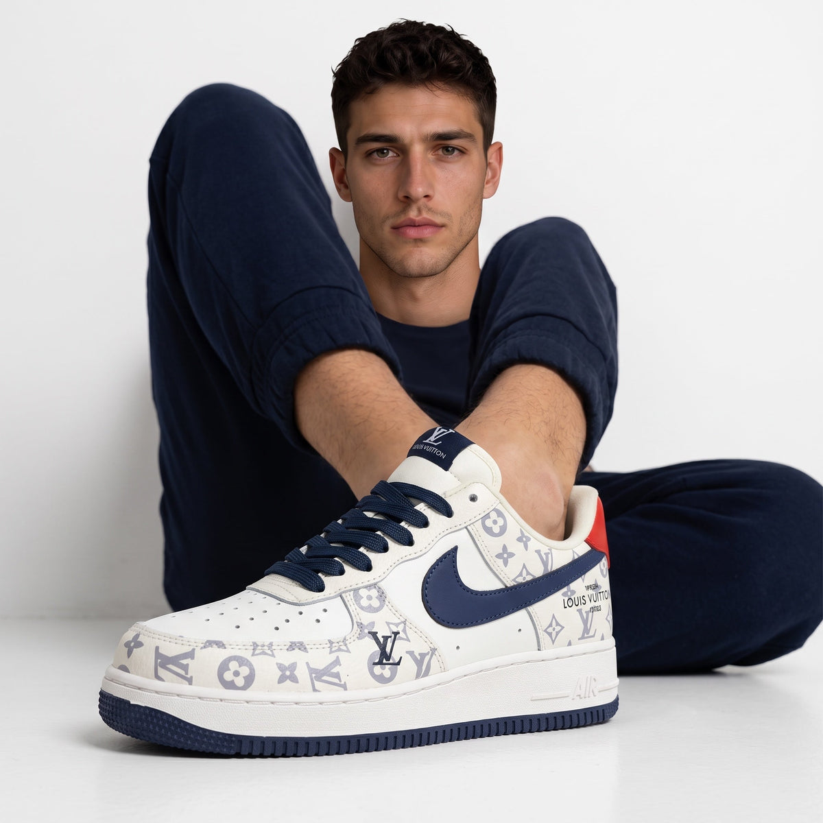 Louis Vuitton Sneaker – White Navy Monogram 👟 - MASTERPIECE