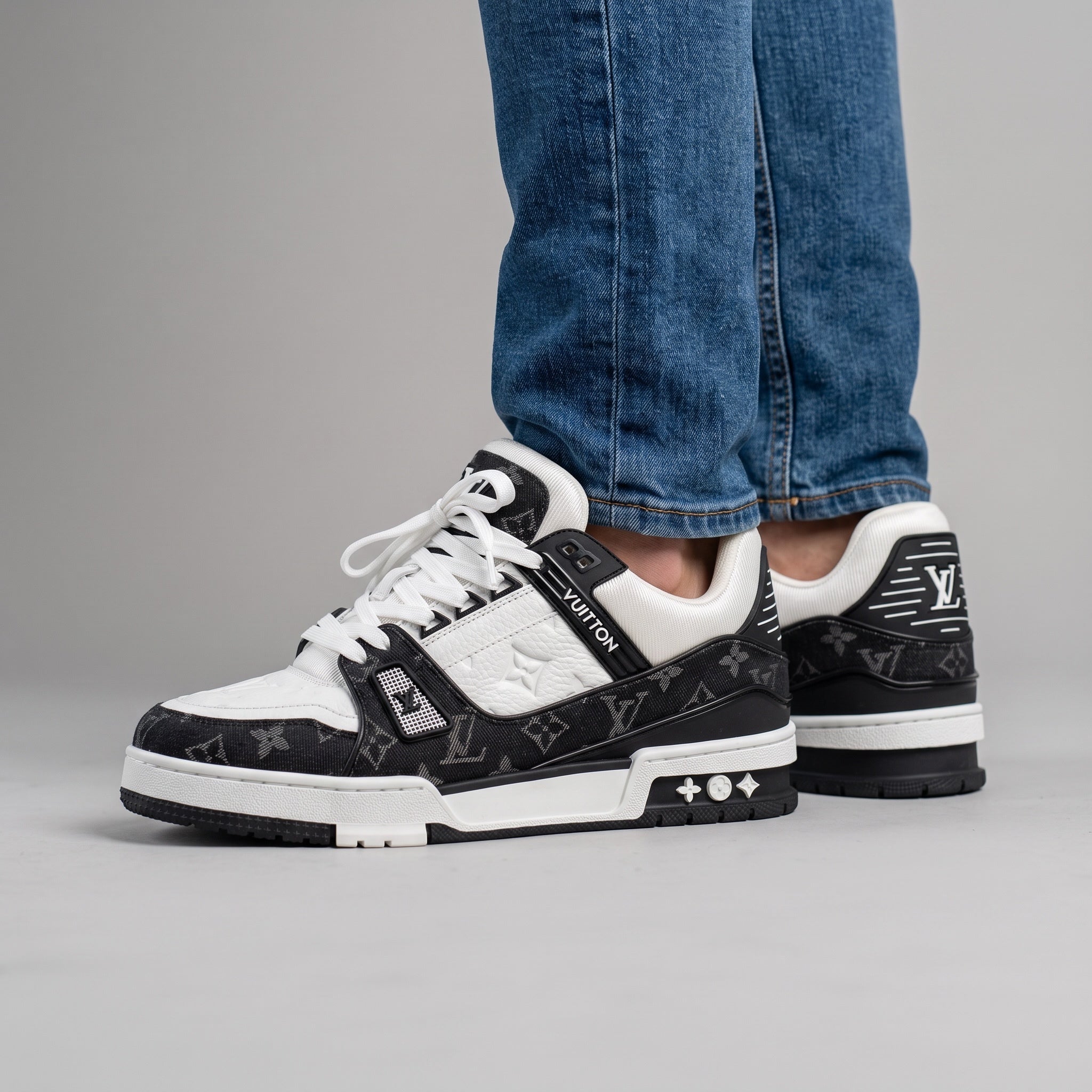 Louis Vuitton Trainer – Black/White Monogram 👟 - MASTERPIECE