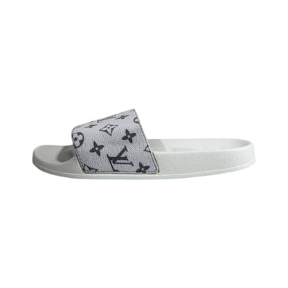 Louis Vuitton White Monogram Slides – Luxury Everyday Comfort Sandals 🤍👡 - MASTERPIECE