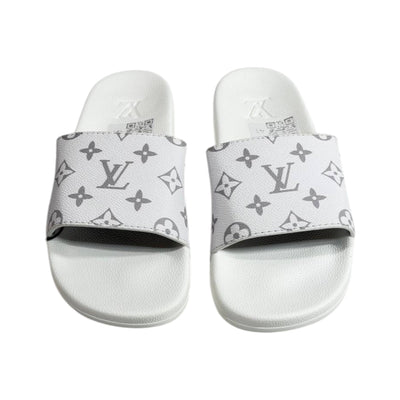 Louis Vuitton White Monogram Slides – Luxury Everyday Comfort Sandals 🤍👡 - MASTERPIECE