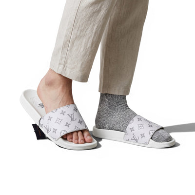 Louis Vuitton White Monogram Slides – Luxury Everyday Comfort Sandals 🤍👡 - MASTERPIECE