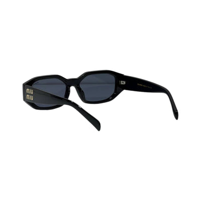 🕶️ Miu Miu Black Rectangle Sunglasses – Bold Luxury & Timeless Style 🖤✨ - MASTERPIECE
