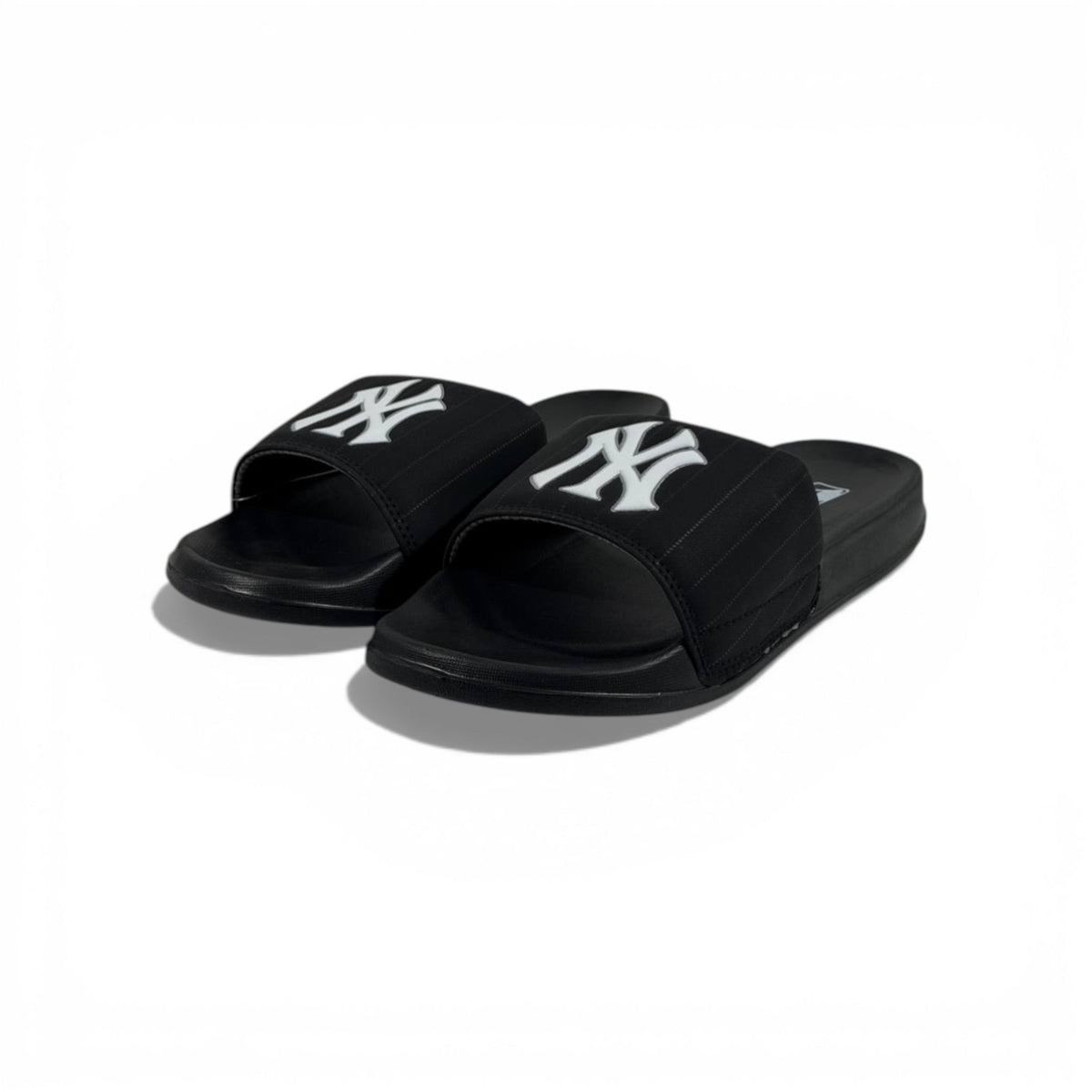 ⚾ New York Yankees Black Slides – Classic Logo Edition 🖤🤍 - MASTERPIECE