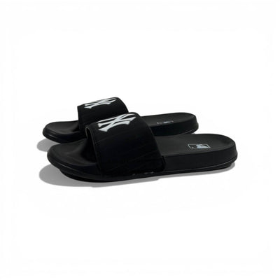 ⚾ New York Yankees Black Slides – Classic Logo Edition 🖤🤍 - MASTERPIECE