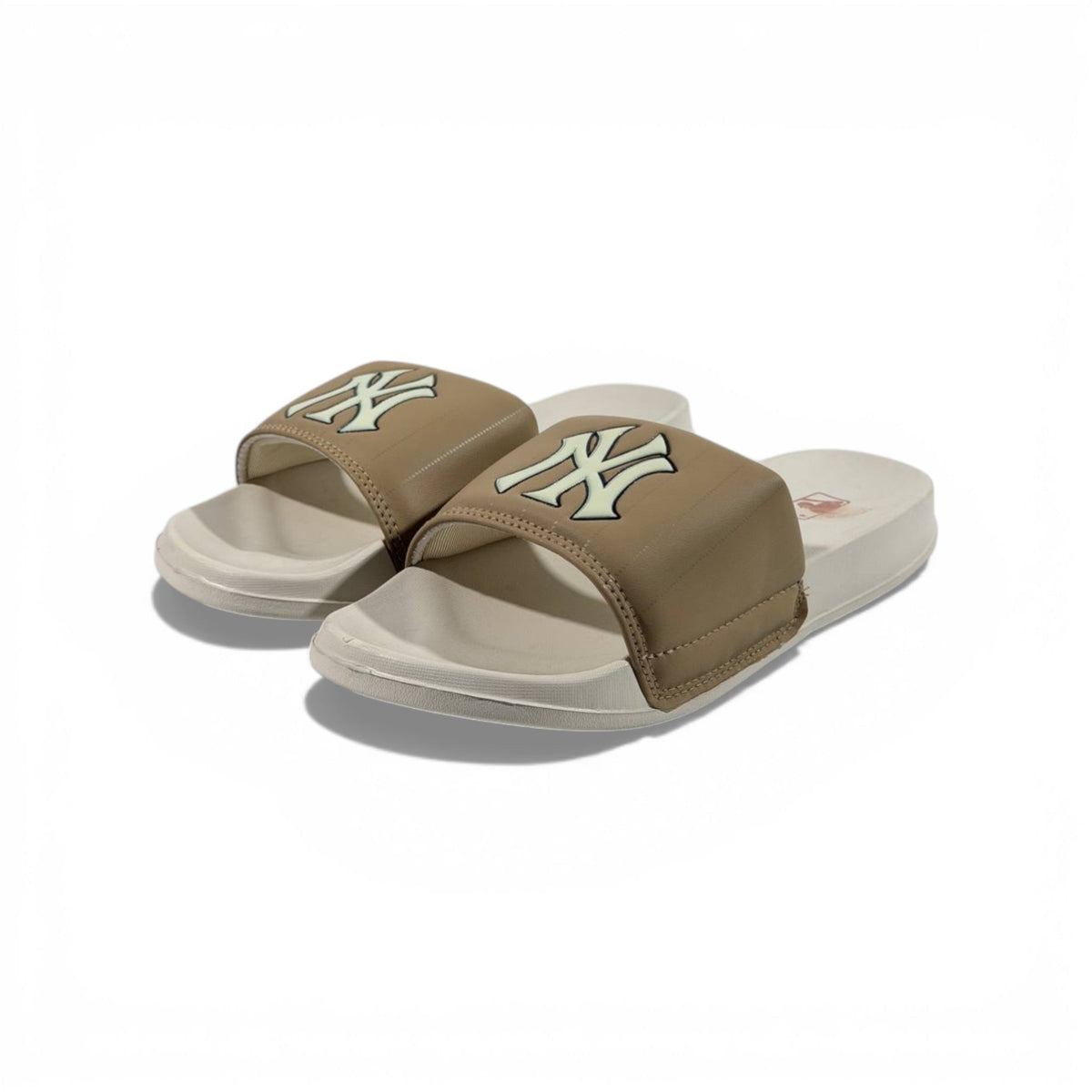 🤎 New York Yankees Slides – Beige Classic Edition ⚾✨ - MASTERPIECE