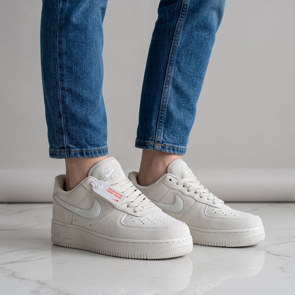 Nike Air Force 1 – Light Bone Sneakers – Clean White 👟