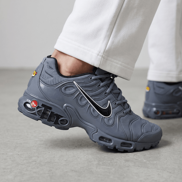 👟 Nike Air Max Plus TN – Cool Grey